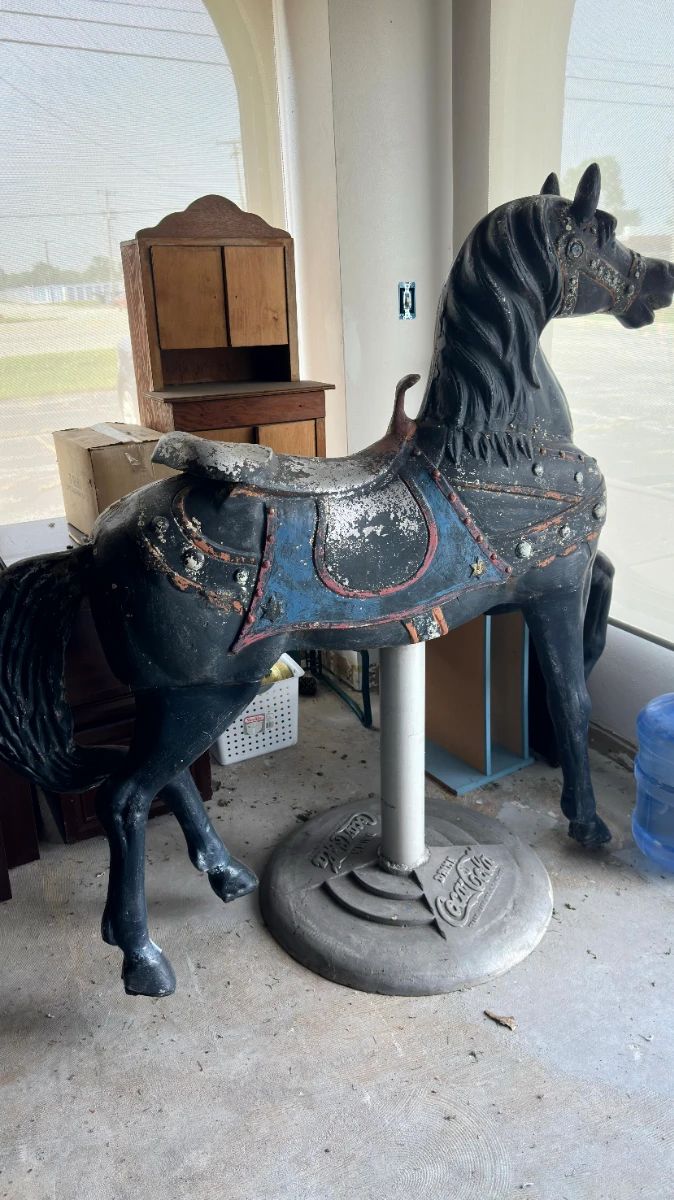 https://hibid.com/catalog/763638/estate-treasures---antiques--fine-furniture--artwork-and-d-cor
