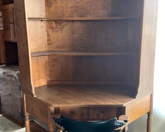 https://hibid.com/catalog/763638/estate-treasures---antiques--fine-furniture--artwork-and-d-cor