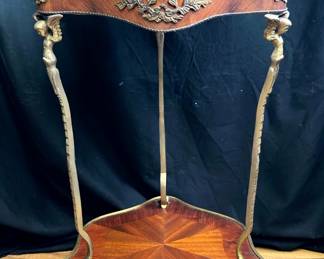 https://hibid.com/catalog/763638/estate-treasures---antiques--fine-furniture--artwork-and-d-cor