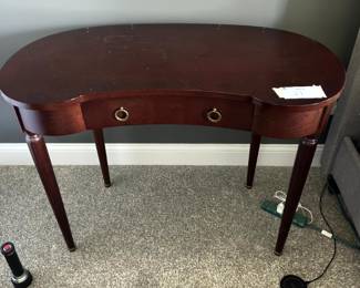 https://hibid.com/catalog/763638/estate-treasures---antiques--fine-furniture--artwork-and-d-cor