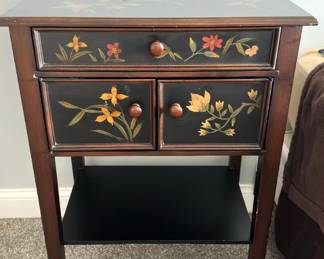 https://hibid.com/catalog/763638/estate-treasures---antiques--fine-furniture--artwork-and-d-cor