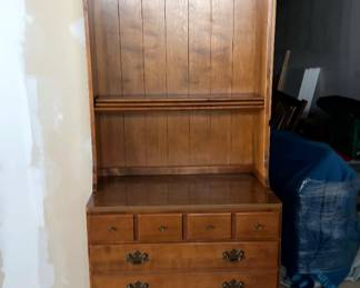 https://hibid.com/catalog/763638/estate-treasures---antiques--fine-furniture--artwork-and-d-cor
