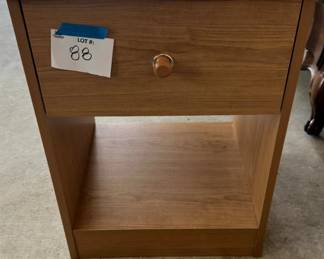 https://hibid.com/catalog/763638/estate-treasures---antiques--fine-furniture--artwork-and-d-cor