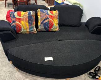 https://hibid.com/catalog/763638/estate-treasures---antiques--fine-furniture--artwork-and-d-cor