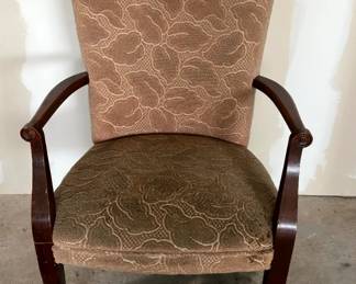 https://hibid.com/catalog/763638/estate-treasures---antiques--fine-furniture--artwork-and-d-cor