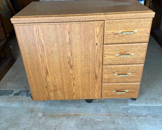 https://hibid.com/catalog/763638/estate-treasures---antiques--fine-furniture--artwork-and-d-cor