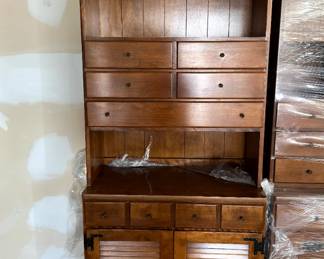 https://hibid.com/catalog/763638/estate-treasures---antiques--fine-furniture--artwork-and-d-cor