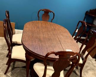 https://hibid.com/catalog/763638/estate-treasures---antiques--fine-furniture--artwork-and-d-cor