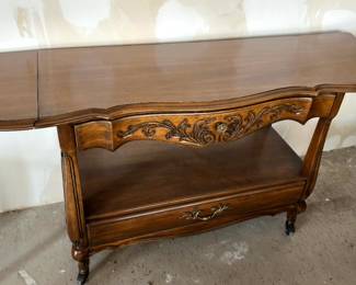 https://hibid.com/catalog/763638/estate-treasures---antiques--fine-furniture--artwork-and-d-cor