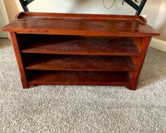 https://hibid.com/catalog/763638/estate-treasures---antiques--fine-furniture--artwork-and-d-cor