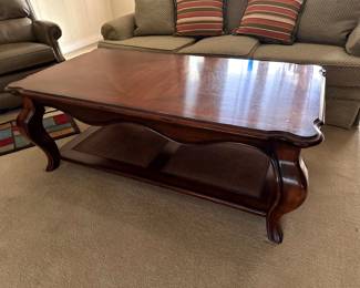https://hibid.com/catalog/763638/estate-treasures---antiques--fine-furniture--artwork-and-d-cor
