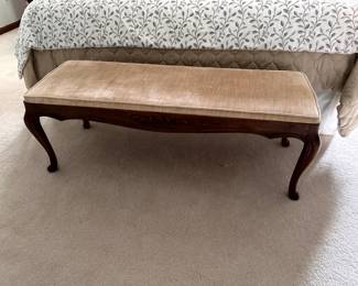 https://hibid.com/catalog/763638/estate-treasures---antiques--fine-furniture--artwork-and-d-cor