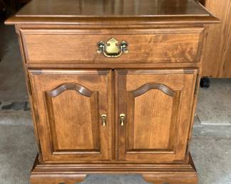https://hibid.com/catalog/763638/estate-treasures---antiques--fine-furniture--artwork-and-d-cor