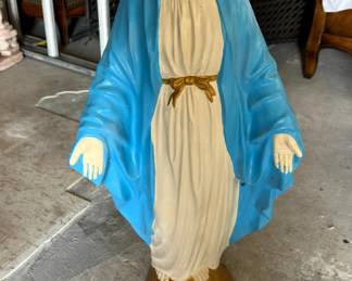 https://hibid.com/catalog/763638/estate-treasures---antiques--fine-furniture--artwork-and-d-cor