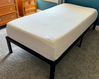 https://hibid.com/catalog/763638/estate-treasures---antiques--fine-furniture--artwork-and-d-cor