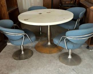 https://hibid.com/catalog/763638/estate-treasures---antiques--fine-furniture--artwork-and-d-cor
