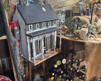 birdhouses, garden decor, wind spinners, lamps