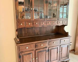 14 EthanAllenWoodenOldTavernHutch