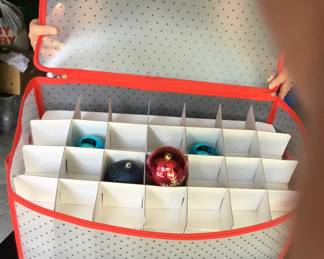 Ornament storage container