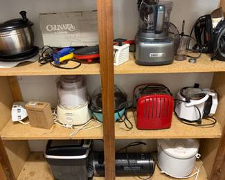 Various Kitchen Appliances