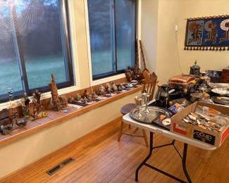 Pottery, silver-plated utencils and serving dishes
