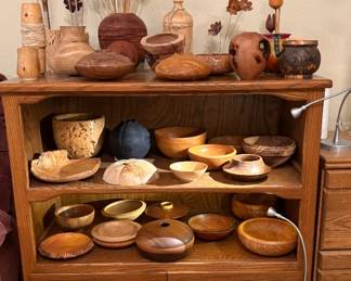 Dan Bailey, Master woodturner collection. This extraordinary estate sale features a lifetime of mastery in architectural wood art, ranging from classic utilitarian native hardwood bowls to highly technical gallery-grade forms.