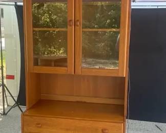 Midcentury Domino Mbler Danish Two Piece Hutch