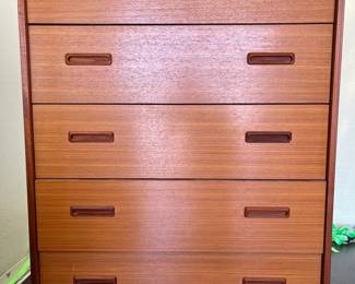 MCM Chest