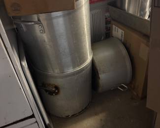catering pots (2)