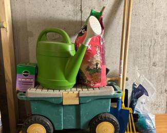 253 gardentoolscartwateringcansupplies