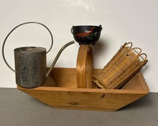 033 vintagehomegoodscastironpotbaskets