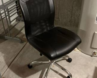212 blackmeshandfauxleatherofficechair