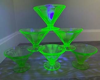 016 sixfederatedgreenuraniumglasssherbe