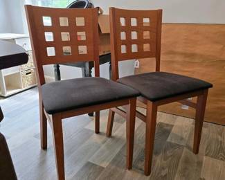 117 pairofidealsediamodernwoodendining