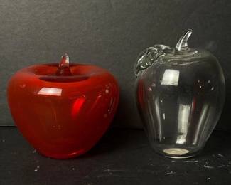 043 pairofglassappledecor