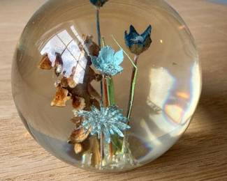 010 botanicalgemsresinpaperweightbypeet