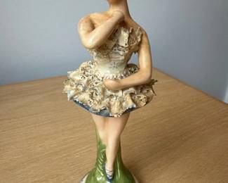 074 porcelainfigurineofballerinawithgre
