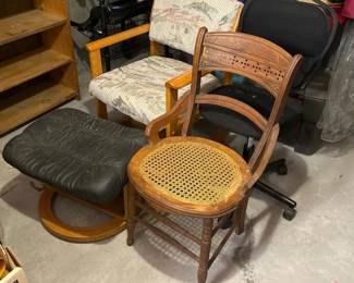 221 mixedchairsandottomanlot