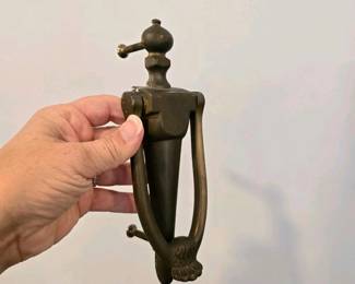 023 brassdoorknockerwithdecorativehandl