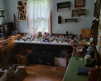 Discover a room full of vintage collectibles, glassware, figurines, pottery, small antiques, decorative accessories, and unique estate treasures at this Danbury, CT private estate sale. Browse shelves and tables filled with one-of-a-kind collectibles, home décor, keepsakes, and hidden gems perfect for collectors, resellers, antique lovers, and bargain hunters. New discoveries throughout the home—everything must go!
