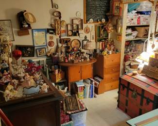 Explore a room packed with vintage collectibles, primitive décor, antique furniture, dolls, artwork, books, keepsakes, decorative accessories, and unique household treasures at this Danbury, CT private estate sale. Discover one-of-a-kind collectibles, rustic décor, storage chests, home furnishings, and hidden gems throughout the home. A must-visit estate sale for antique collectors, vintage enthusiasts, home decorators, resellers, and treasure hunters looking for quality finds at great prices.