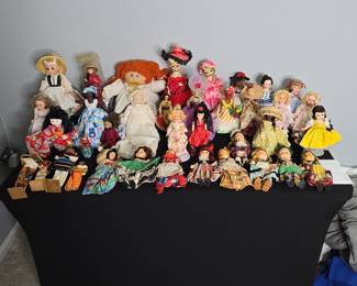 Vintage Doll Collection 