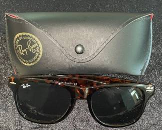 Ray-Ban Wayfarer Sunglasses