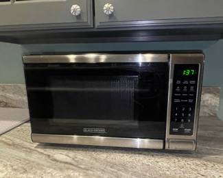BLACK+DECKER Stainless Steel Countertop Microwave Oven