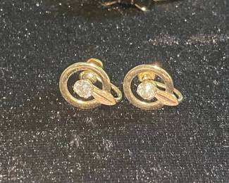 Rhinestone Leaf Circle Screw-Back Earrings 1/20 12k GF