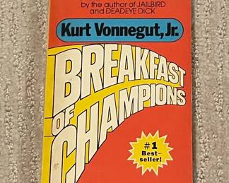Breakfast of Champions by Kurt Vonnegut, Jr. (1975 Dell Mass Market Paperback, 1st Dell Edition)
