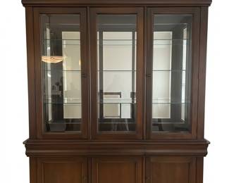 Broyhill Industries Illuminated Display Cabinet