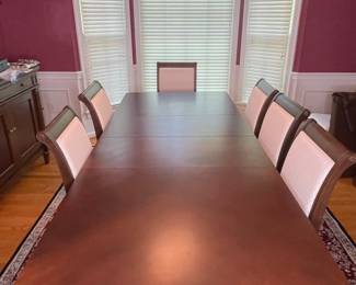 Broyhill Maison Lenoir Traditional Dining Table and 8 Chairs