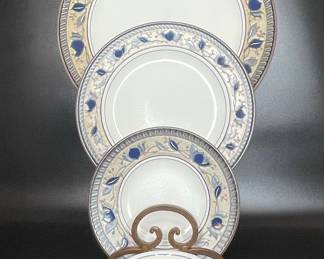 Mikasa Intaglio Arabella Stoneware