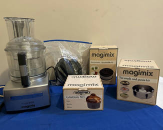 Lot 144: Magimix Cuisine Systeme 5200 XL Food Processor with Accessories